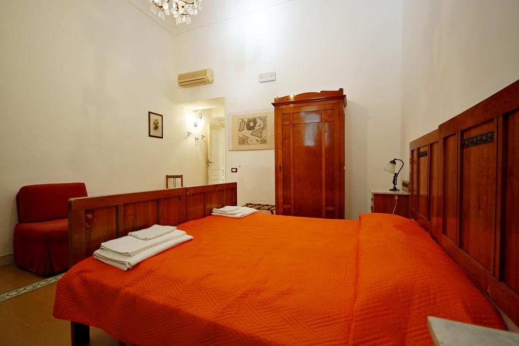 Ortigia Camere Con Vista Da Giulio B&B Syracuse Exterior photo
