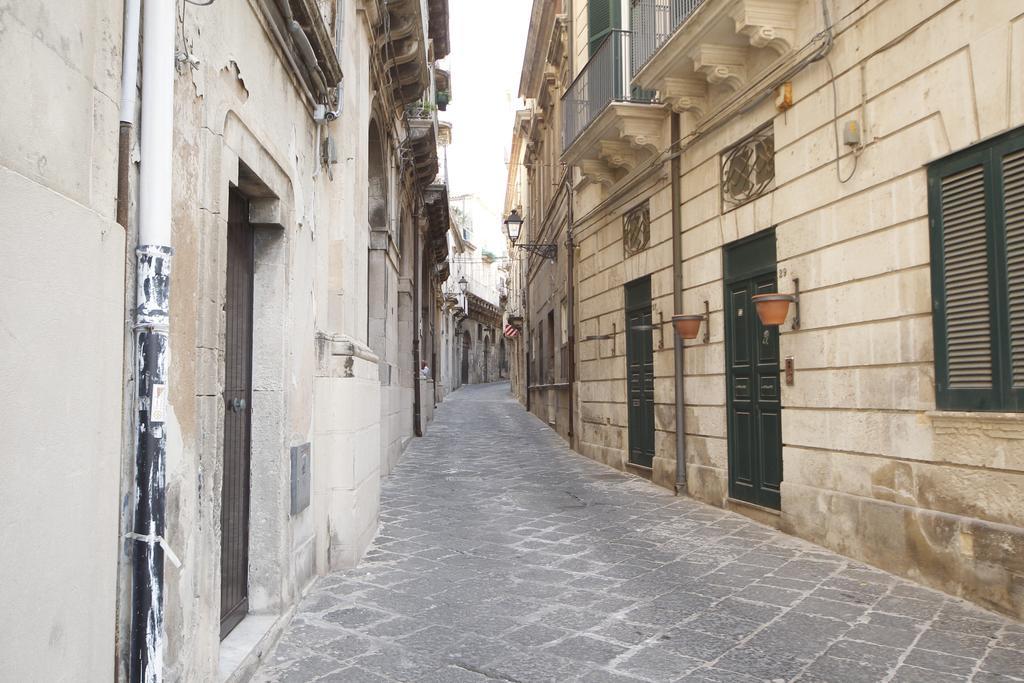 Ortigia Camere Con Vista Da Giulio B&B Syracuse Exterior photo